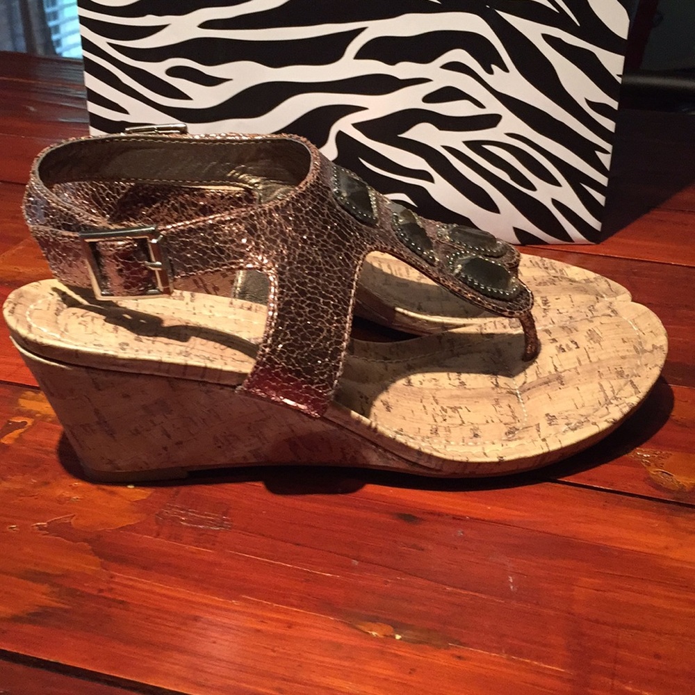 Sandals - Picture 3 of 3